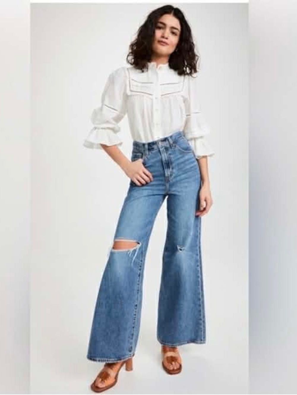 Levi's High Loose Flare Jean - Women's size 27x32